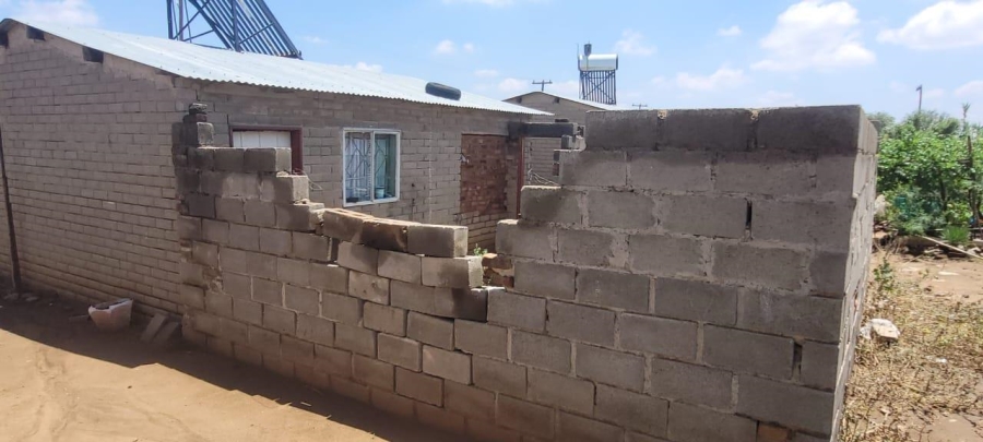 2 Bedroom Property for Sale in Botshabelo Free State